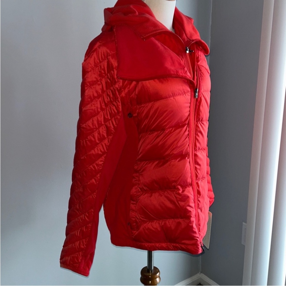 RELISTED.  NWT Lululemon RUN: What The Fluff Jacket Love Red 8 - Picture 11 of 15
